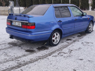 Volkswagen Vento foto 9