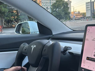 Tesla Model 3 foto 2