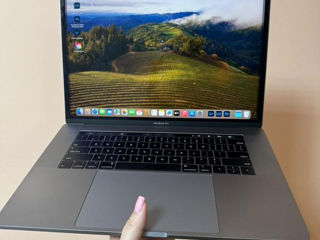 MacBook 15 pro 2018 16gb