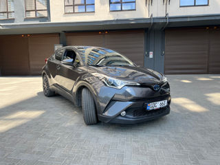 Toyota C-HR foto 2