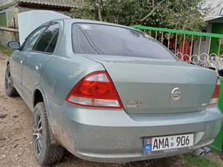 Nissan Sunny foto 6