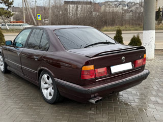 BMW 5 Series foto 4