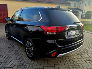 Mitsubishi Outlander foto 3