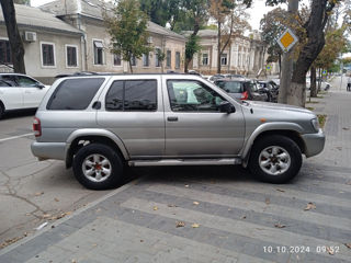 Nissan Pathfinder foto 3