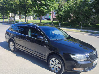 Skoda Superb foto 2