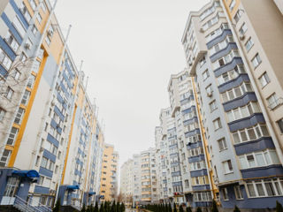 Apartament cu 2 camere, 71 m², Buiucani, Chișinău foto 2