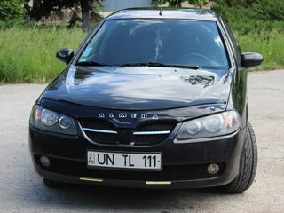 Nissan Almera foto 1