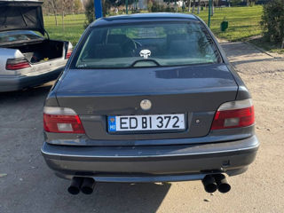 BMW 5 Series foto 4