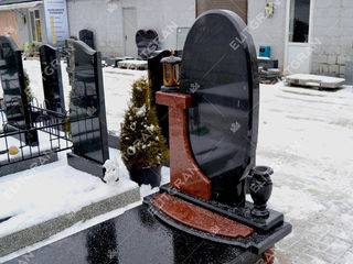 Monumente funerare din granit  Florești, Bălți și Soroca de înaltă calitate.