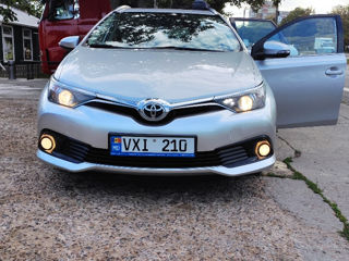 Toyota Auris foto 1