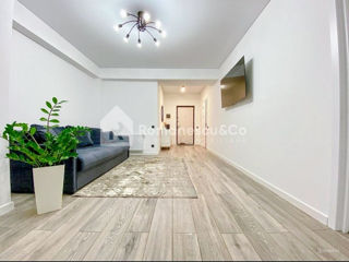 Apartament cu 2 camere, 68 m², Centru, Chișinău foto 2