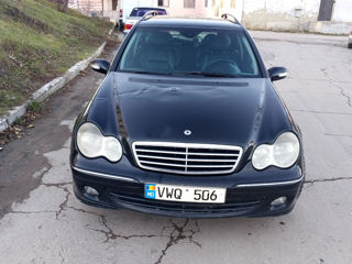 Mercedes C-Class foto 6