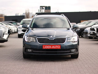 Skoda Superb foto 2