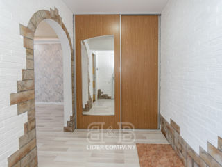 Apartament cu 2 camere, 76 m², Buiucani, Chișinău foto 8