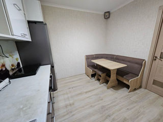 Apartament cu 2 camere, 57 m², Botanica, Chișinău foto 3