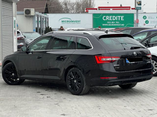 Skoda Superb foto 4