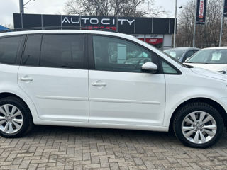 Volkswagen Touran foto 3