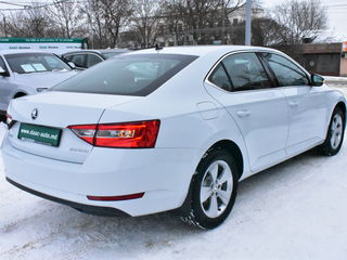 Skoda Superb foto 5