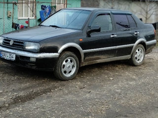 Volkswagen Vento foto 2