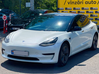 Tesla Model 3 foto 4