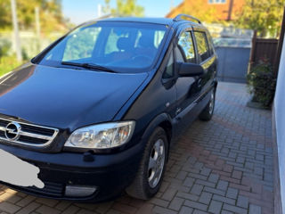 Opel Zafira foto 2