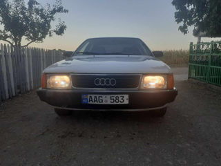 Audi 100