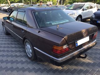 Mercedes Series (W124) foto 4