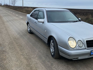 Mercedes E-Class foto 3