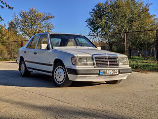 Mercedes Series (W124)