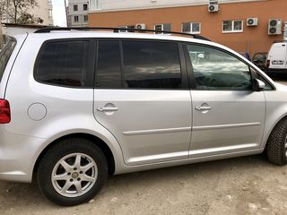 Volkswagen Touran foto 4