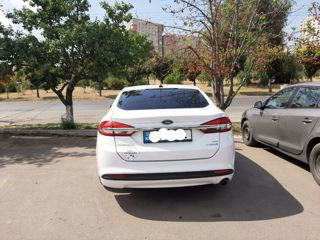 Ford Fusion foto 10