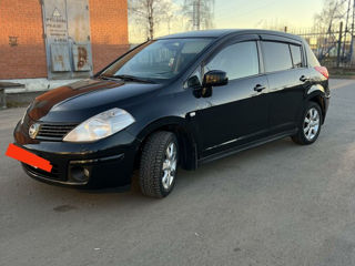 Nissan Tiida foto 2