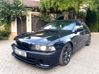 BMW 5 Series foto 2