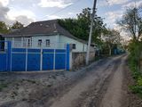 casa de locuit la18 km de la Chisinau, situat in centrul satului.apa,gaz,electricitate,gradina,beci foto 3