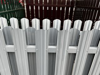 Gard tip Ștachetă Metalică Zincat (0.9mm), o alternativă a gardului tradițional