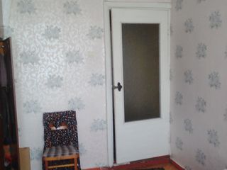 apartament cu 3 odai pret negociabil foto 5