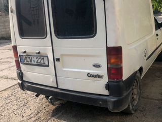 Ford Courier foto 7