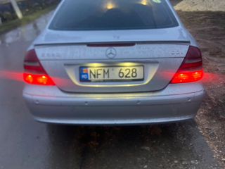 Mercedes E-Class foto 8