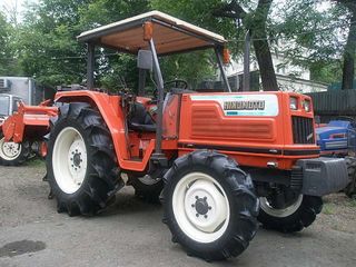 Tractor japonez Hinomoto N359 foto 1