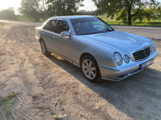 Mercedes E-Class foto 3