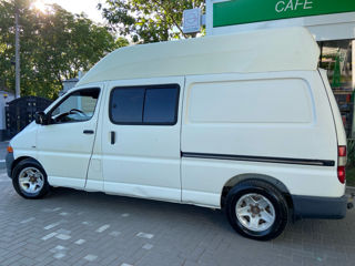 Toyota Hiace foto 3