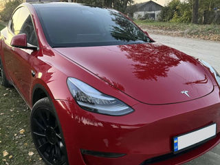 Tesla Model Y foto 6