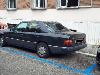 Mercedes Series (W123) foto 2