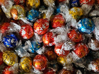 Ciocolata Lindt Lindor la pret exceptional pe kg foto 0