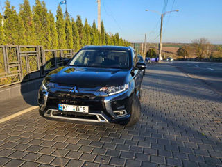 Mitsubishi Outlander foto 2