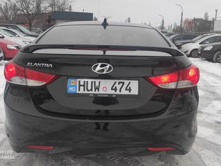 Hyundai Elantra foto 15
