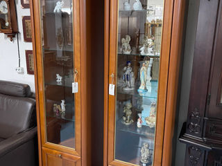 Doua vitrine foto 2