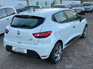 Renault Clio foto 8