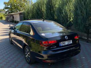 Volkswagen Jetta foto 4