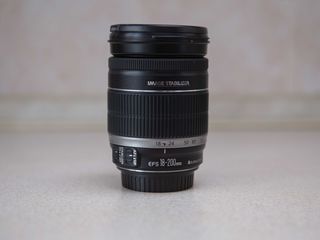 Canon 18-200mm foto 1